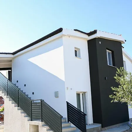 Astoria Appartement Vir