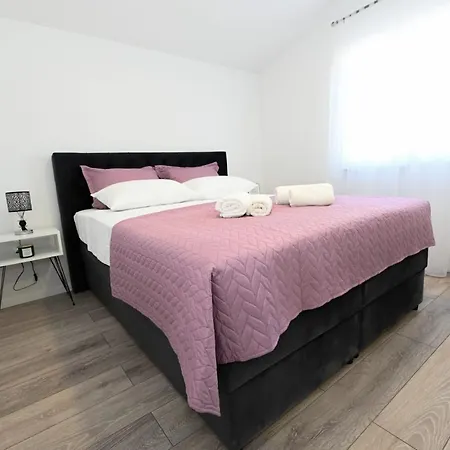 Apartment Astoria