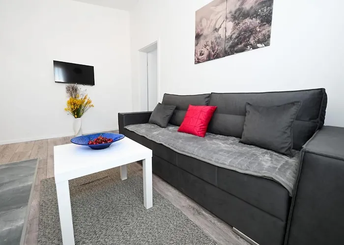 Apartment Astoria Vir